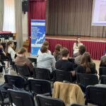 Un invitat special din mediul de afaceri oferă elevilor din Chișinău lecții de antreprenoriat și dezvoltare profesională